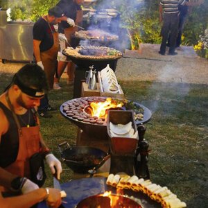 Parasols XL/Barbecues XL image 2