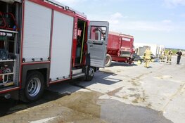 Tractor in brand in Middenmeer