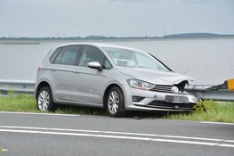 Auto tegen camper op N99