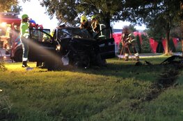 Ongeval in Wieringerwerf: brandweer en ambulance helpen twee gewonden