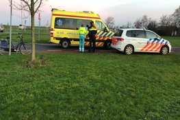 Fietsster naar ziekenhuis na aanrijding