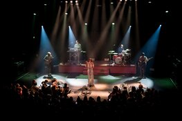 Maan schittert bij start clubtour in Alkmaar