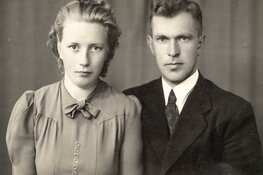 Monument voor verzetsman Catrinus Douma in Slootdorp onthuld