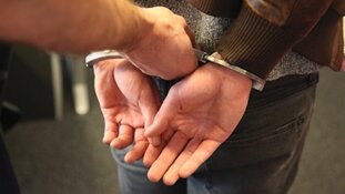 Twee verdachten aangehouden na inbraak