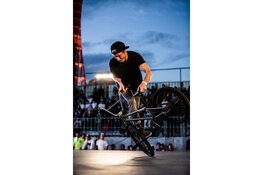 Sportieve BMX-, panna- en basketbalworkshops van profs