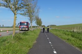 Bestuurder gewond nadat hij met auto over de kop slaat in Anna Paulowna