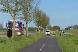 Bestuurder gewond nadat hij met auto over de kop slaat in Anna Paulowna