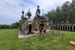 Stoelen van Munster Flowers naar het Nederlands Kremlin