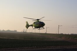 Bromfietser zwaargewond na botsing met tractor in Breezand