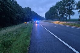 Auto raakt van de weg op A7 bij Middenmeer