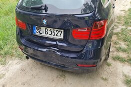 Vrachtwagen tegen auto gereden in Slootdorp