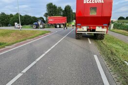 Auto tegen tractor gereden in Barsingerhorn, bestuurder gewond en aangehouden