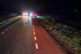 Auto belandt in de sloot in Middenmeer