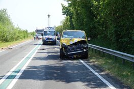 Veel schade en gewonde bij ongeval met drie auto`s op N99