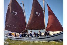Sloepzeilen voor mensen met een beperking op het Amstelmeer