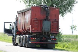 Weer ongeluk op gevaarlijke kruising in Slootdorp: vrachtwagen rijdt voetganger aan