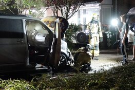 Bestelbus in brand in Anna Paulowna