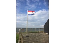 Vlag uit bij het Kazemattenmuseum