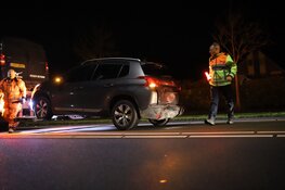 Veel schade bij botsing tussen twee auto's in Slootdorp