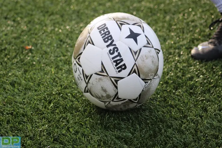 Flevo blijft bovenin meedraaien na winst op De Valken