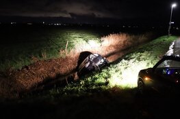Auto in de sloot in Hippolytushoef, bestuurder spoorloos