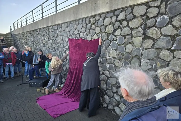 Razzia-monument onthuld in Den Oever