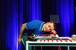 Legocabaretier Wouter Monden in Scagon de Luxe