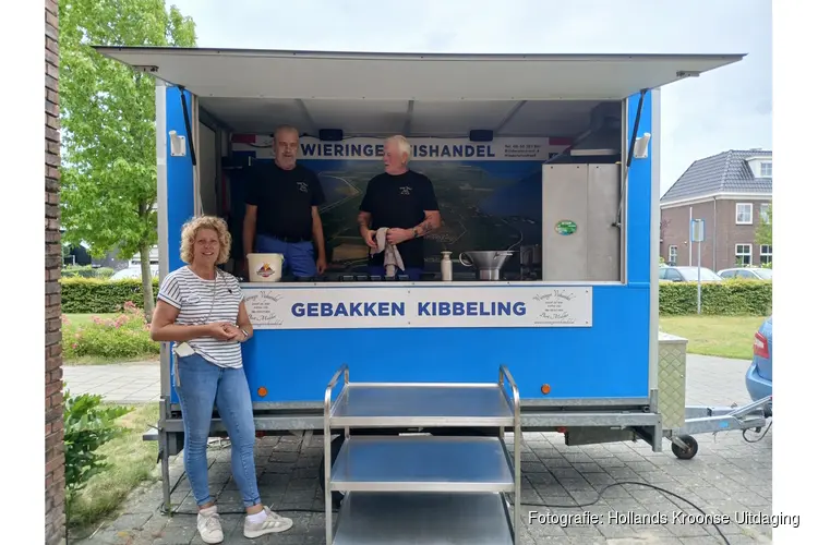 Wieringer Vishandel bezorgt bewoners De Trambaan een heerlijke middag