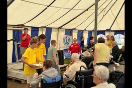Ouderenmiddag Huttendorp brengt jong en oud samen