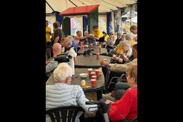 Ouderenmiddag Huttendorp brengt jong en oud samen