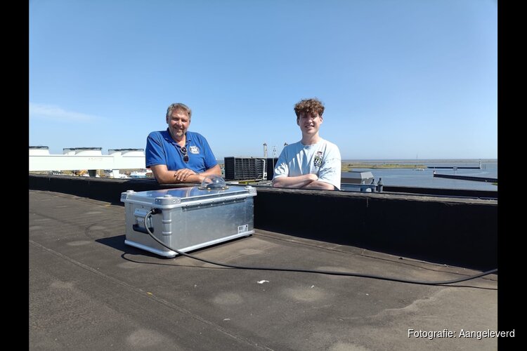 Eerste all-skycamera voor onderzoek naar lichtvervuiling in haven van Den Oever