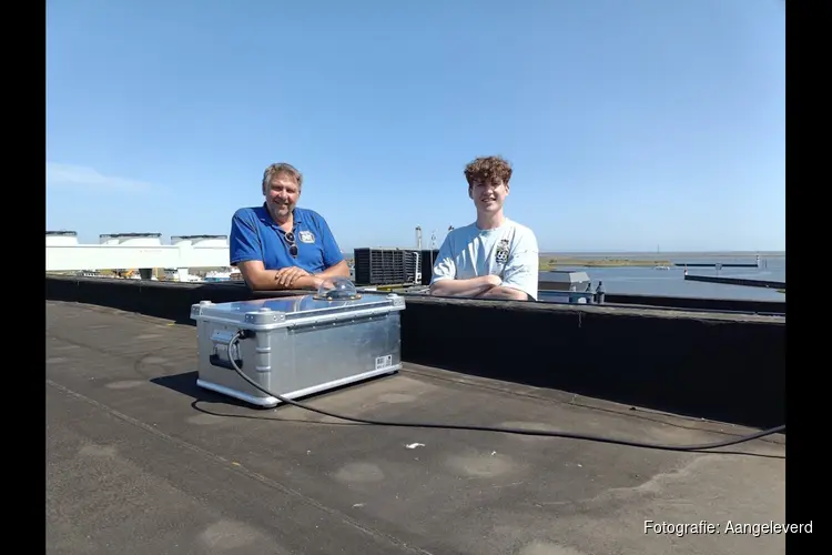 Eerste all-skycamera voor onderzoek naar lichtvervuiling in haven van Den Oever