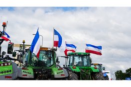 Boeren protesten vreedzaam tijdens nachtmarkt Kolhorn