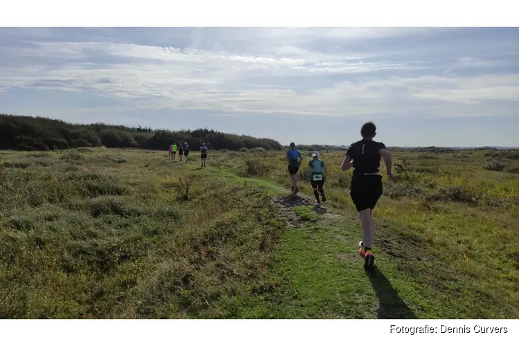 Hardlopen over onverharde paden tijdens Helderse Vallei trailrun