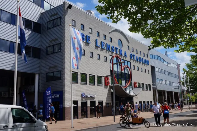 AZ blijft koploper na zege op SC Heerenveen
