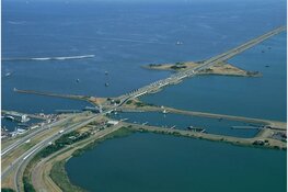 Noord-Holland niet bereikbaar via Afsluitdijk: A7 dicht door storing draaibrug