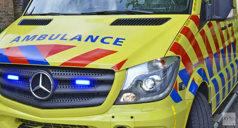 Motorrijder met hoge snelheid uit de bocht
