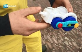 Vissers uit Den Oever vangen 'containertroep': "Er zwerft nog een hoop op de bodem"